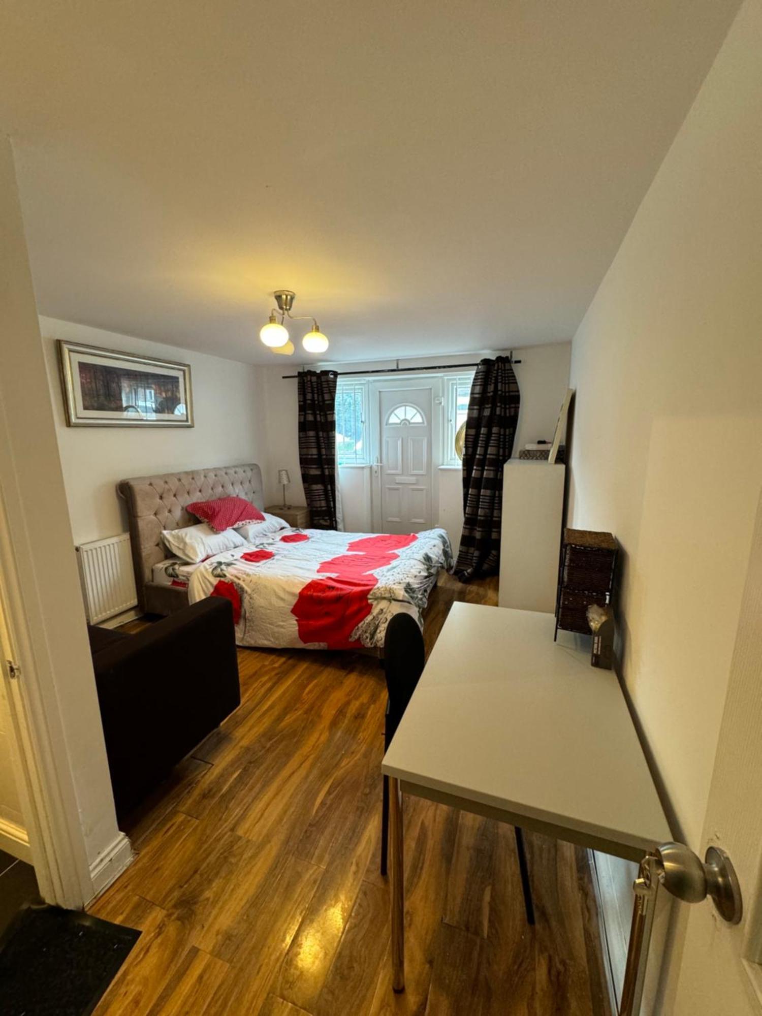 Transformative Housing Lismore Close นอตติงแฮม ภายนอก รูปภาพ